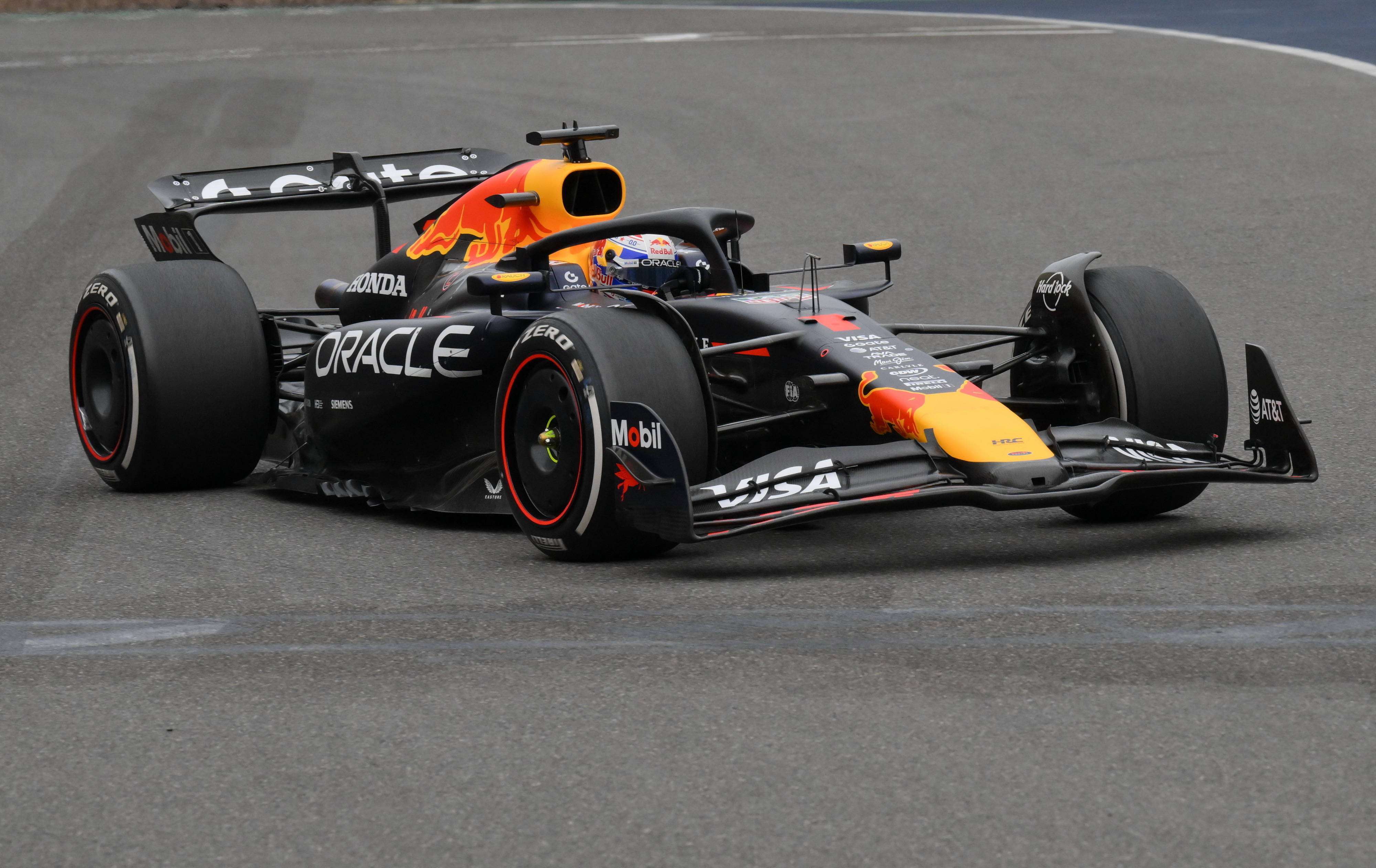 开云体育-梅赛德斯轻取迈凯伦，汉密尔顿刷新纪录的简单介绍