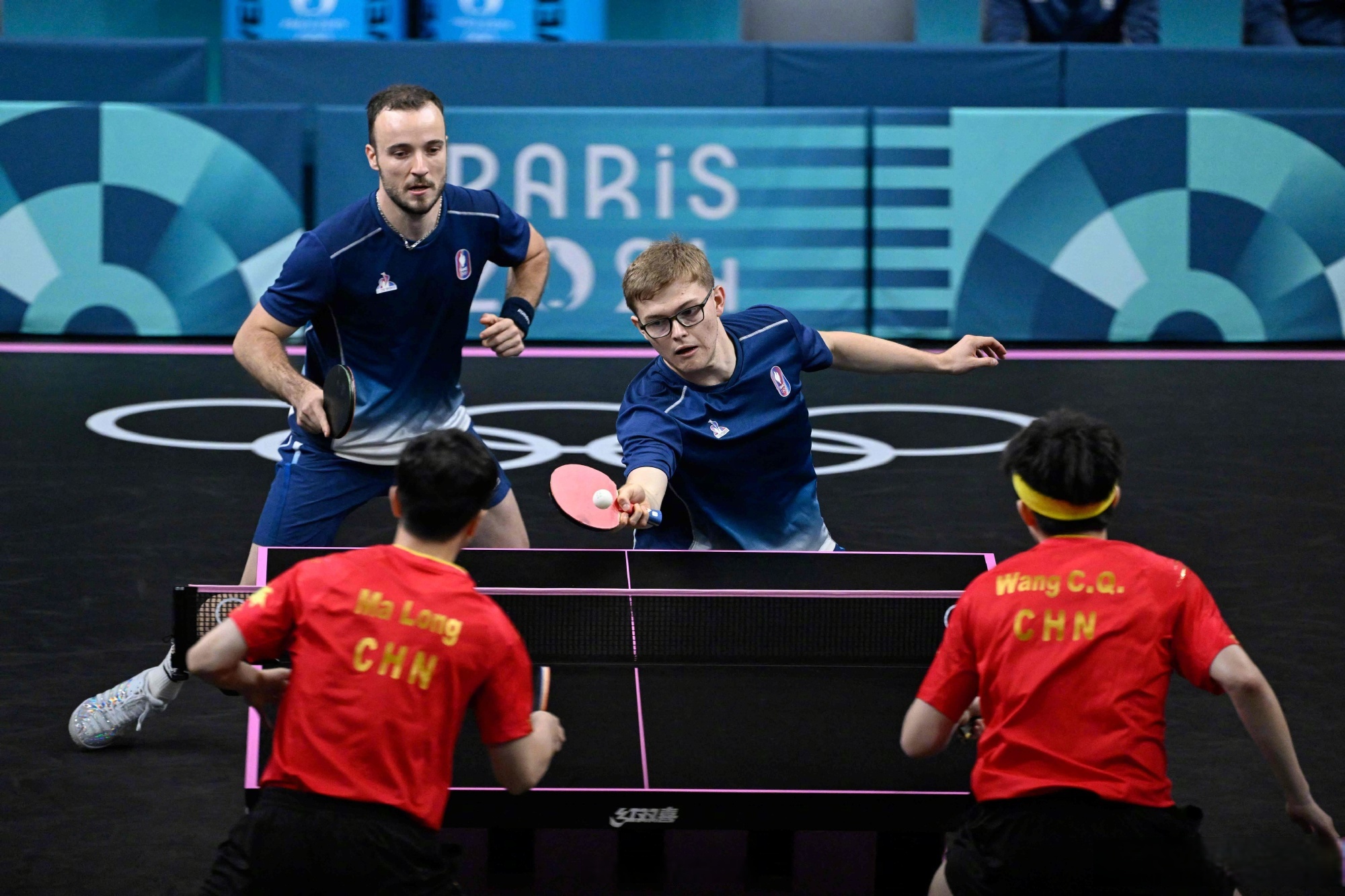 法国队鏖战波兰队，马龙状态火热