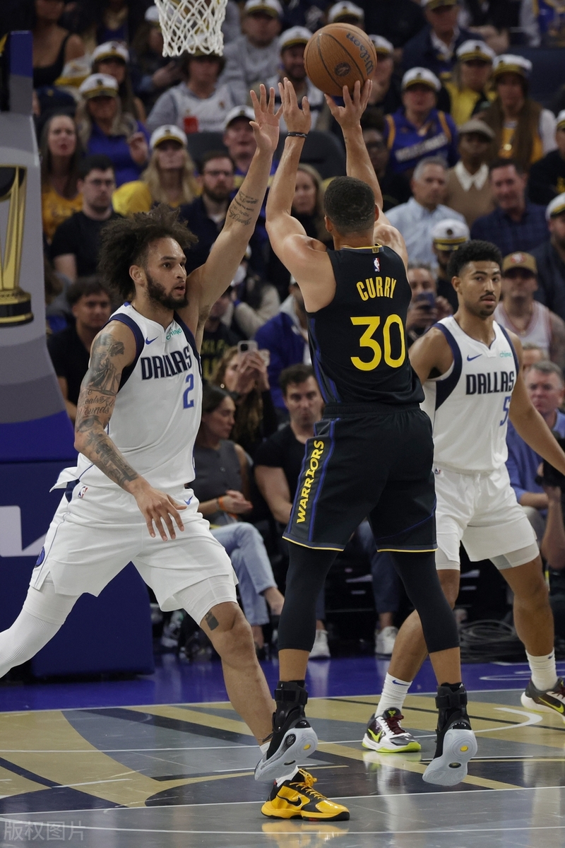 步行者力克天津队，库里高光表现