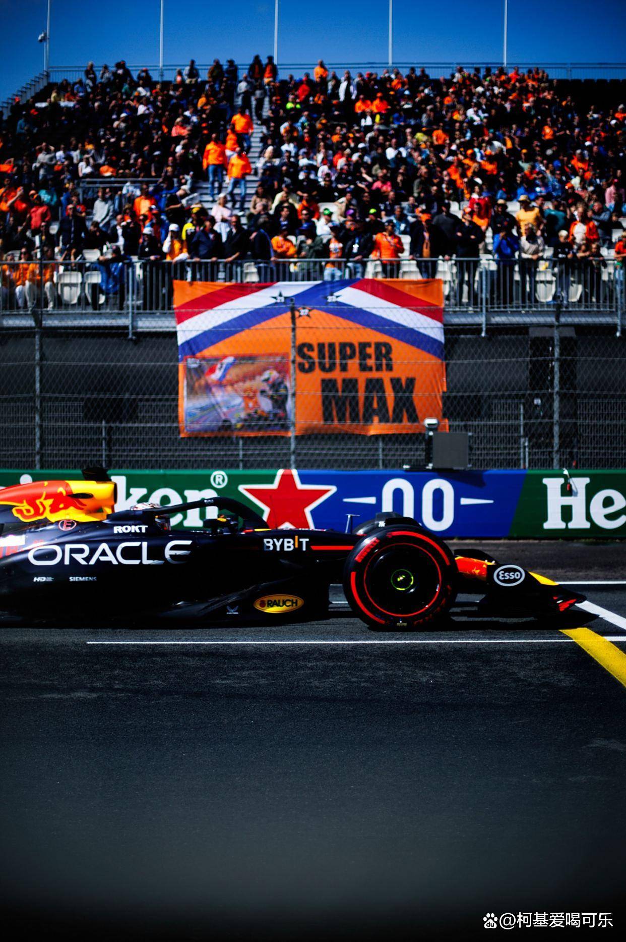 法拉利鏖战红牛车队,佩雷兹带队取胜 法拉利鏖战红牛车队,佩雷兹带队取胜