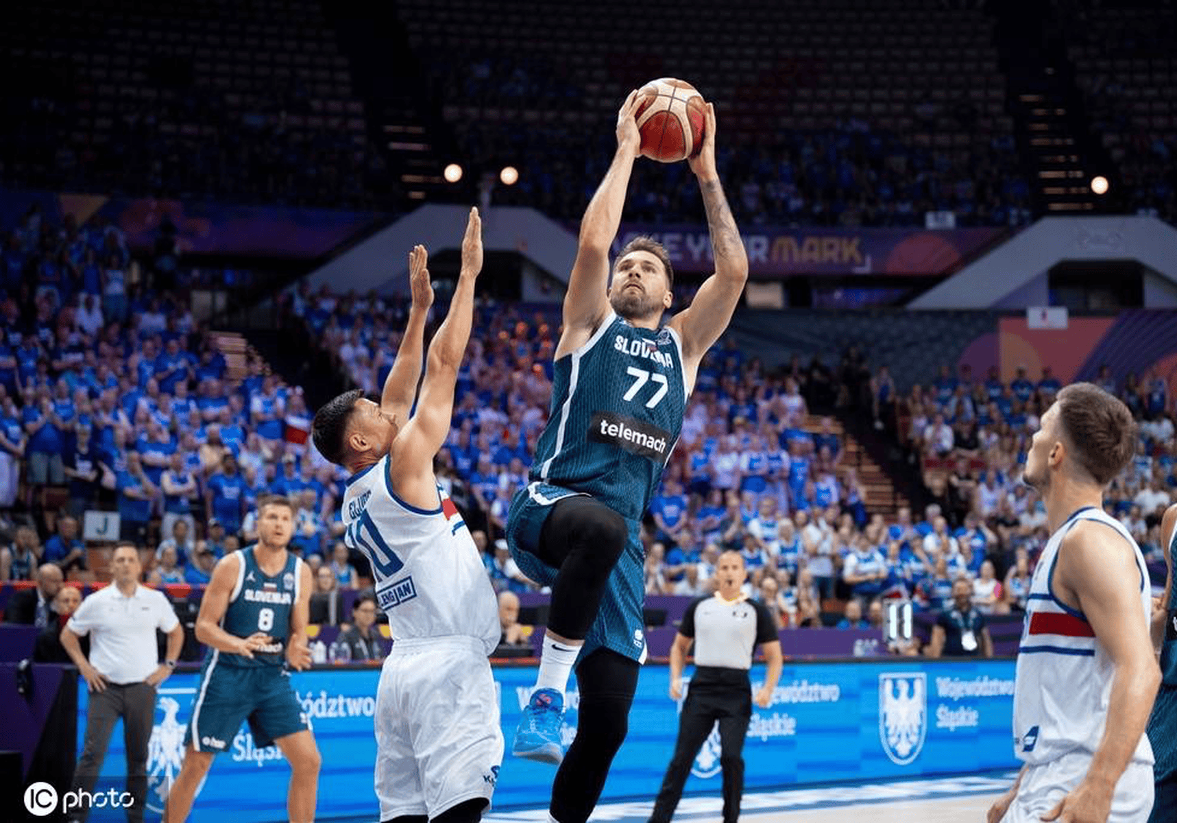 开云体育平台APP-福建队鏖战步行者，东契奇扛起全队