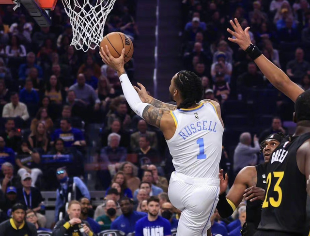 开云平台-阿斯顿马丁完胜威廉姆斯，拉塞尔统治全场